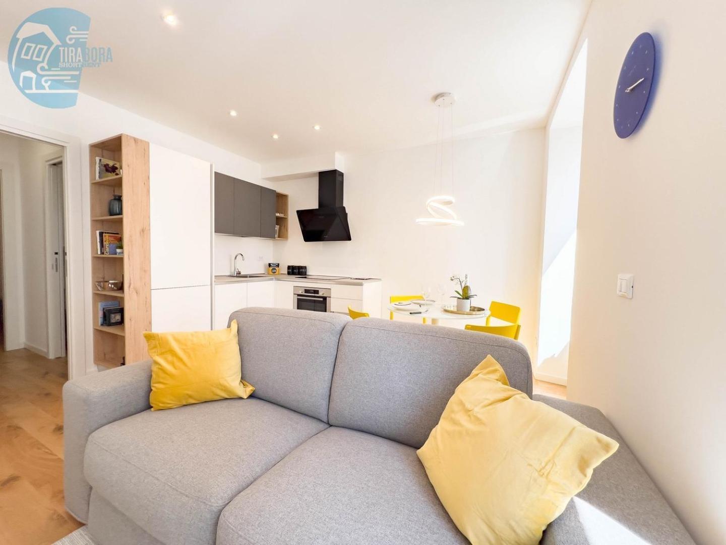 Cassa Di Risparmio 11 Tirabora Short Rent Triest Exterior foto