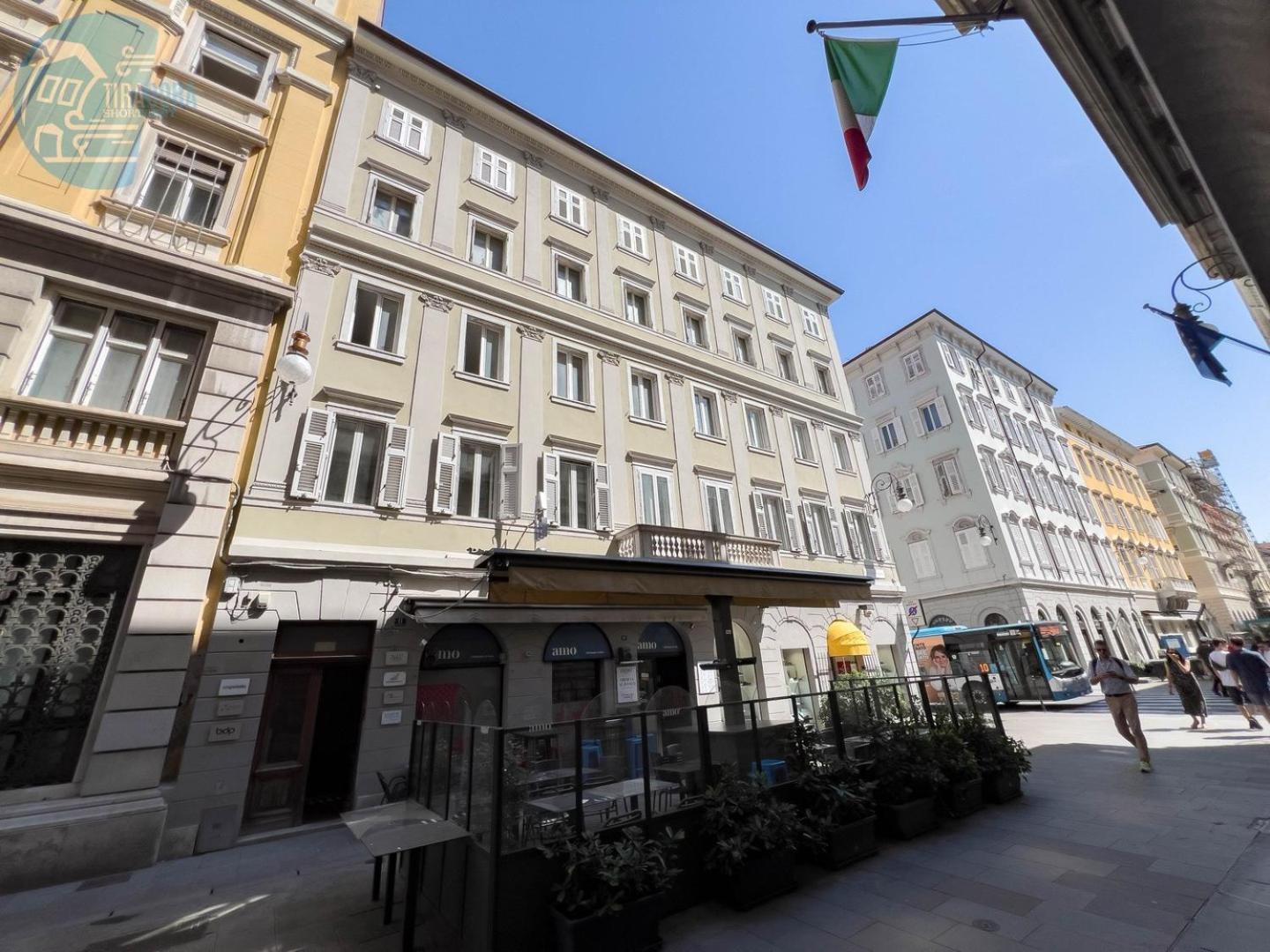 Cassa Di Risparmio 11 Tirabora Short Rent Triest Exterior foto