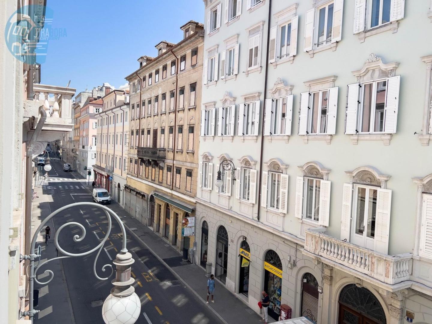 Cassa Di Risparmio 11 Tirabora Short Rent Triest Exterior foto