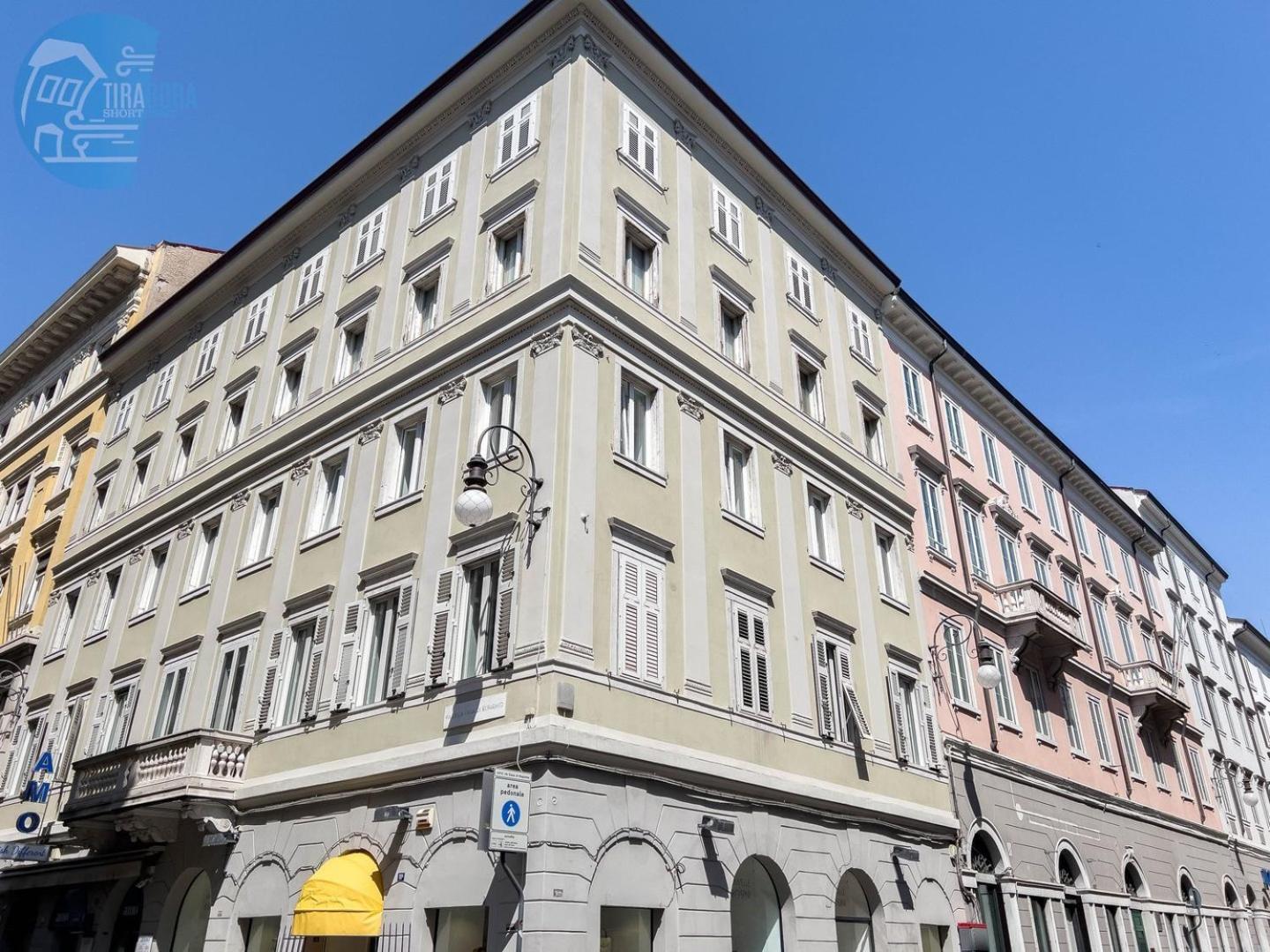 Cassa Di Risparmio 11 Tirabora Short Rent Triest Exterior foto